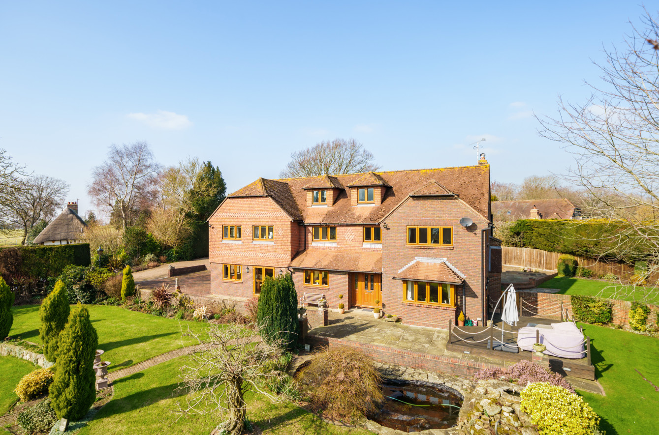 3 bedroom semidetached house for sale in Kingston upon Thames