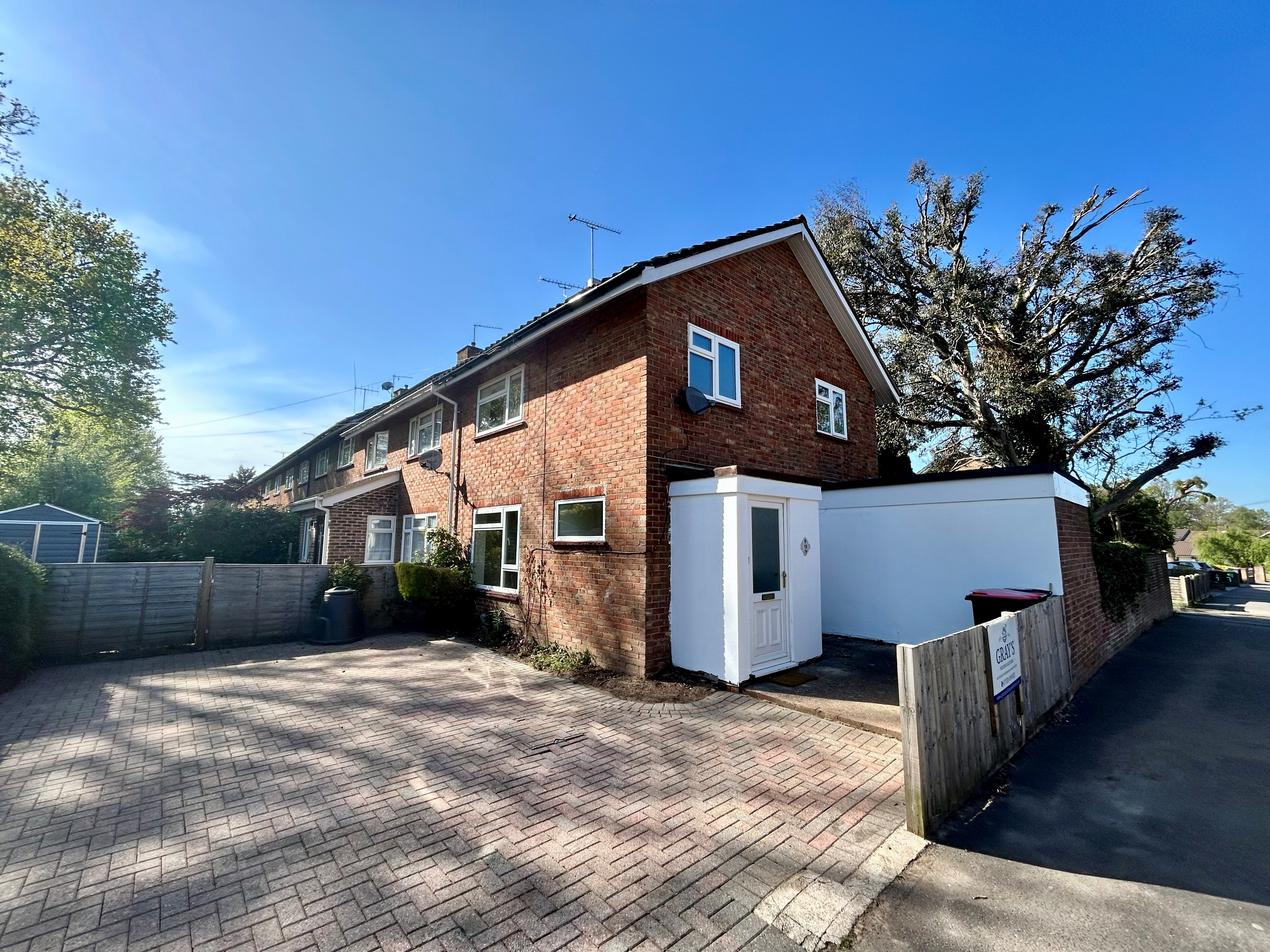 3-bed house on 19, Church Lane, Crawley, £1,750/mo