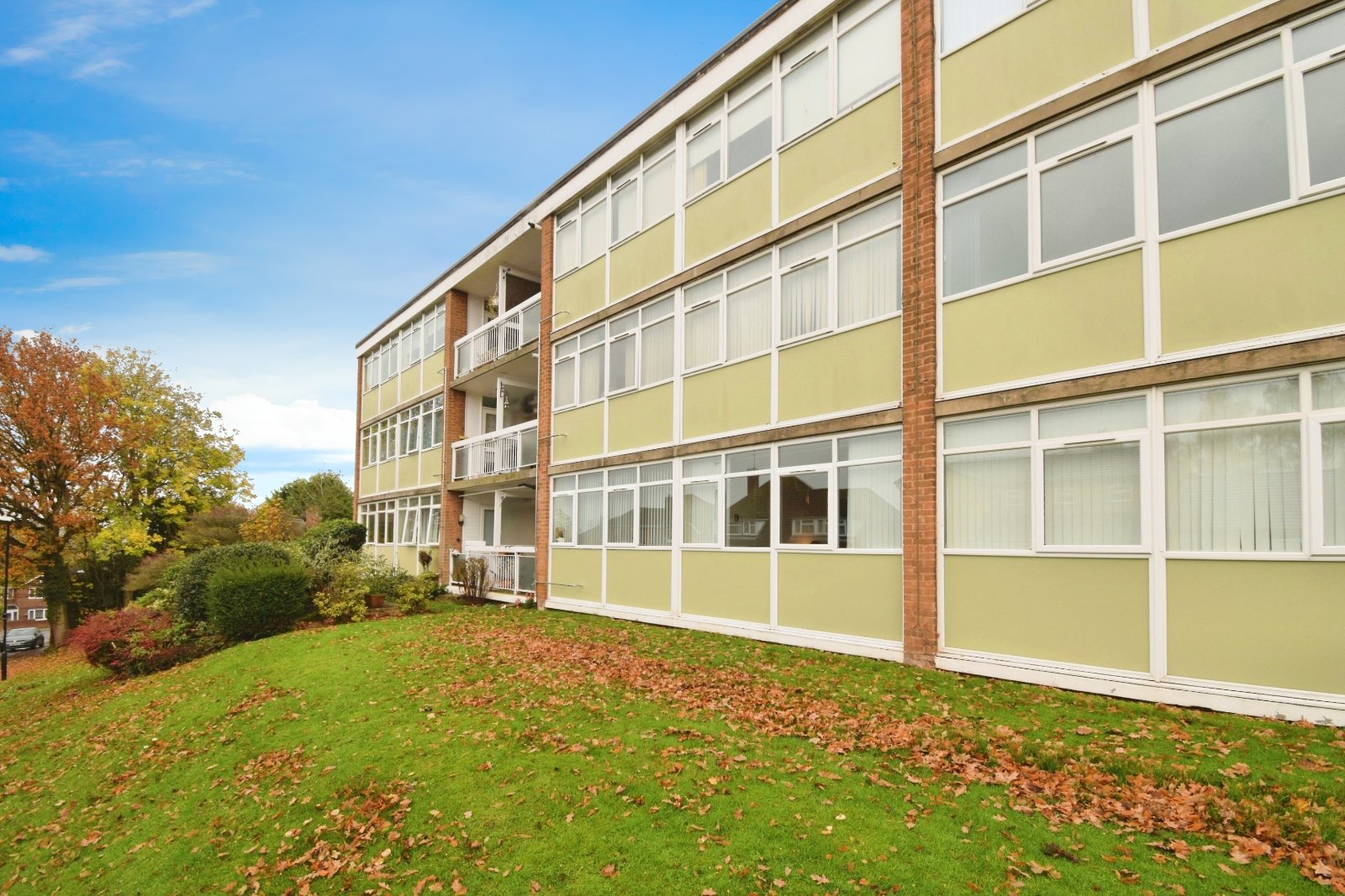 2-bed flat on 94, Kenilworth Court, Coventry, £160,000