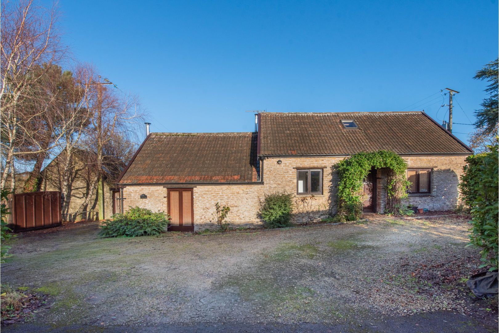 6 bedroom detached house for sale