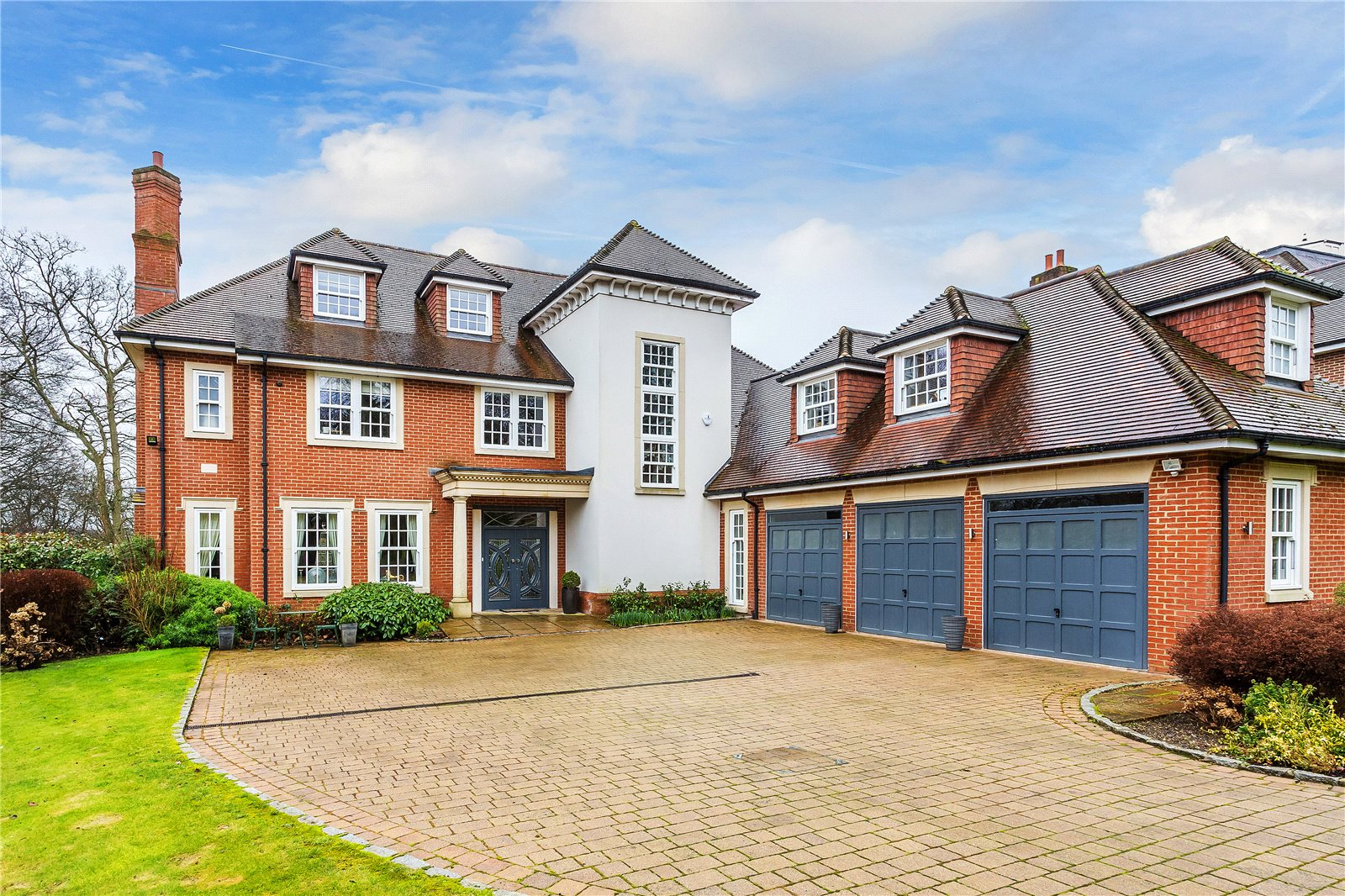 6 bedroom detached house for sale in Eyhurst Spur, Kingswood, Tadworth