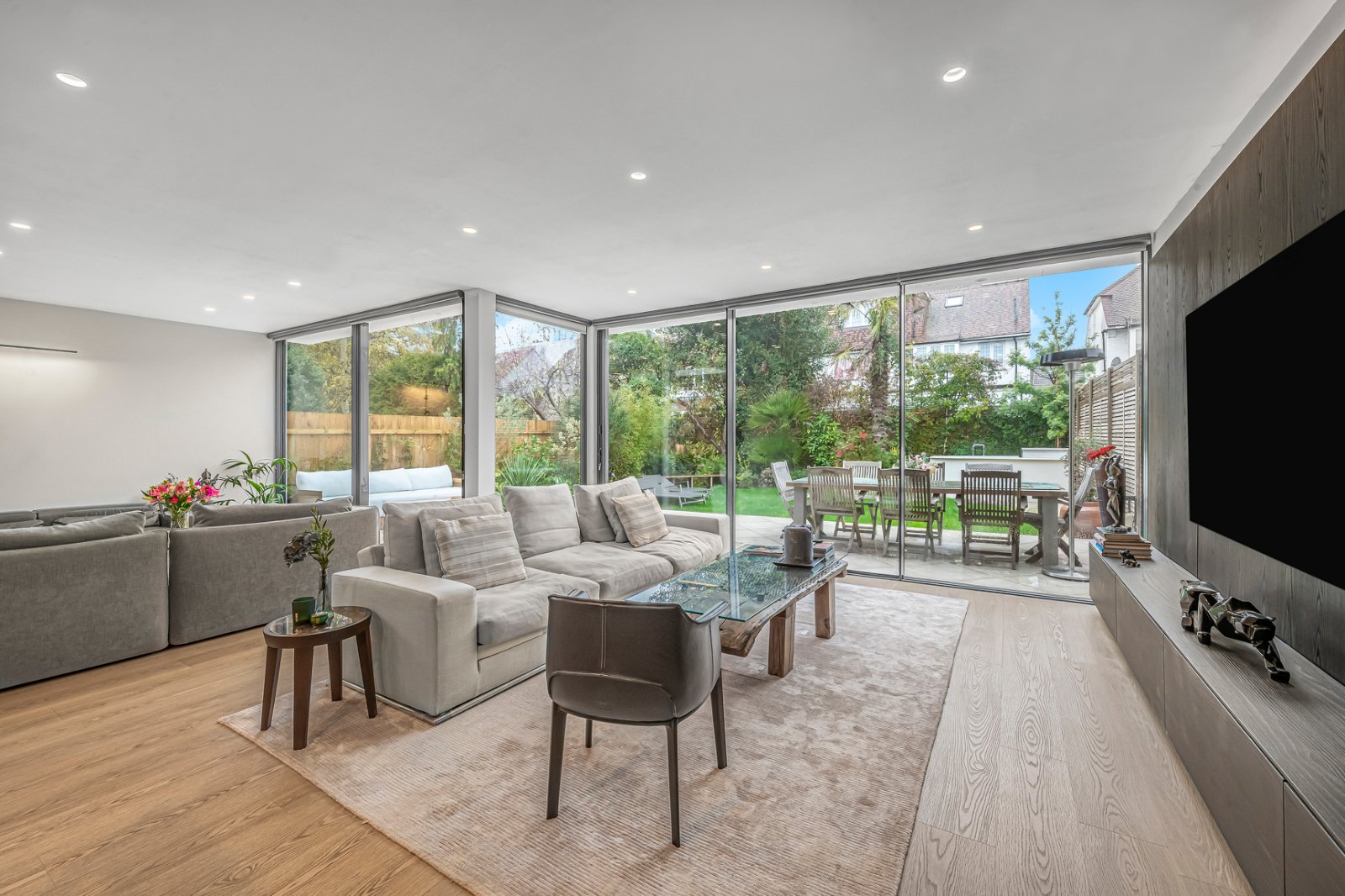 5 bedroom semi-detached house for sale 0