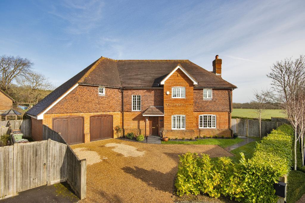5 bedroom detached house for sale 0