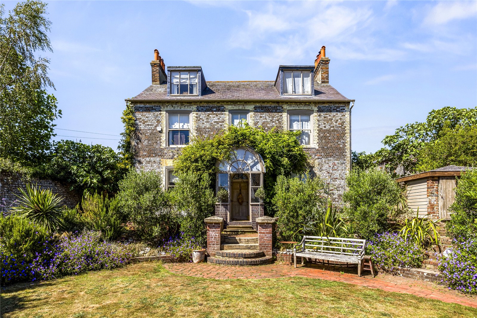 5 bedroom detached house for sale 0