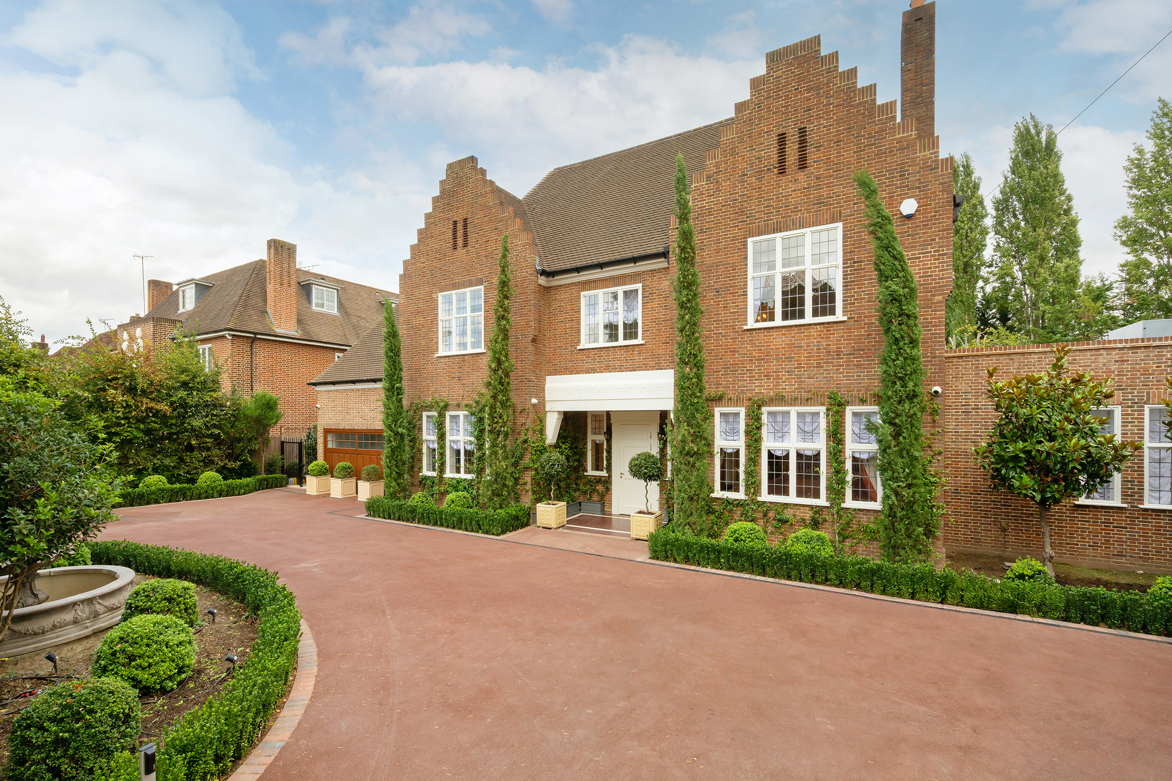 10 bedroom detached house for sale 0