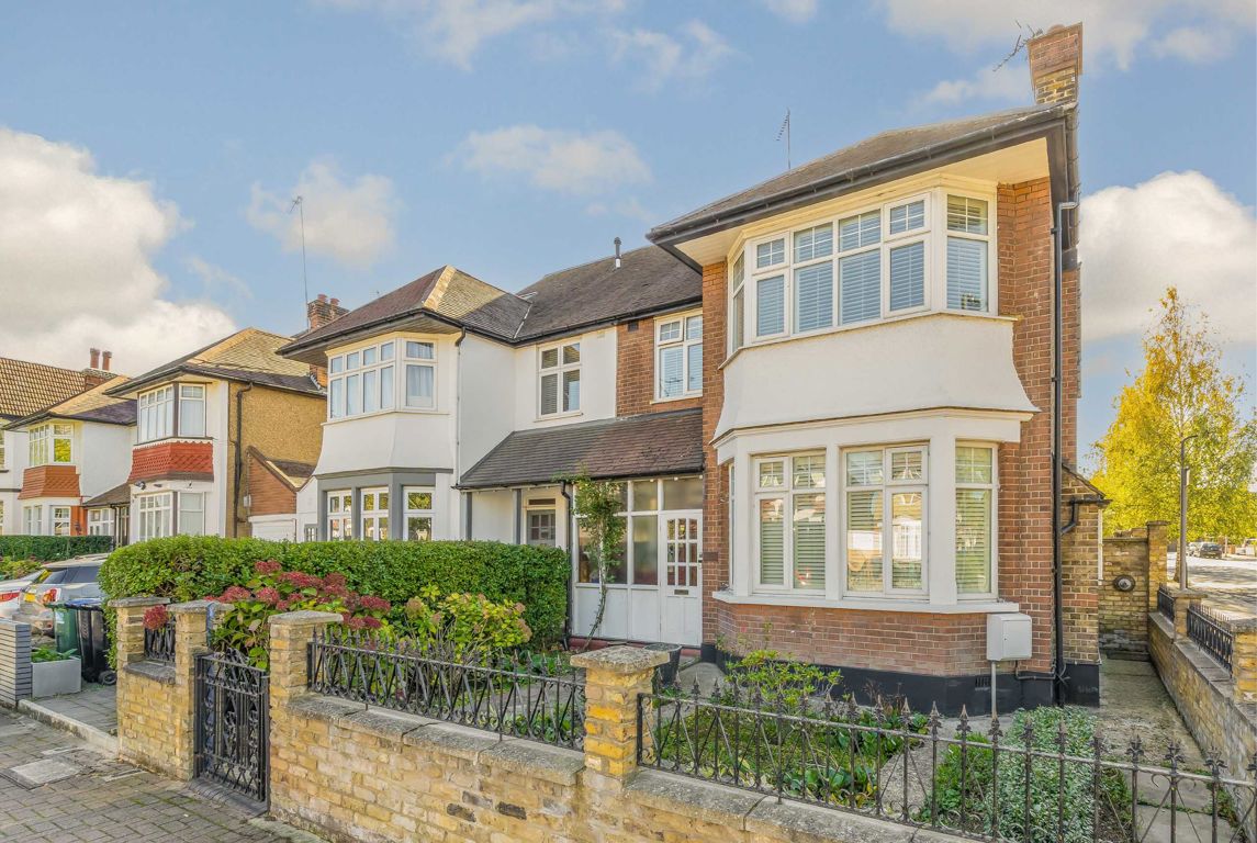 5 bedroom property for sale 0