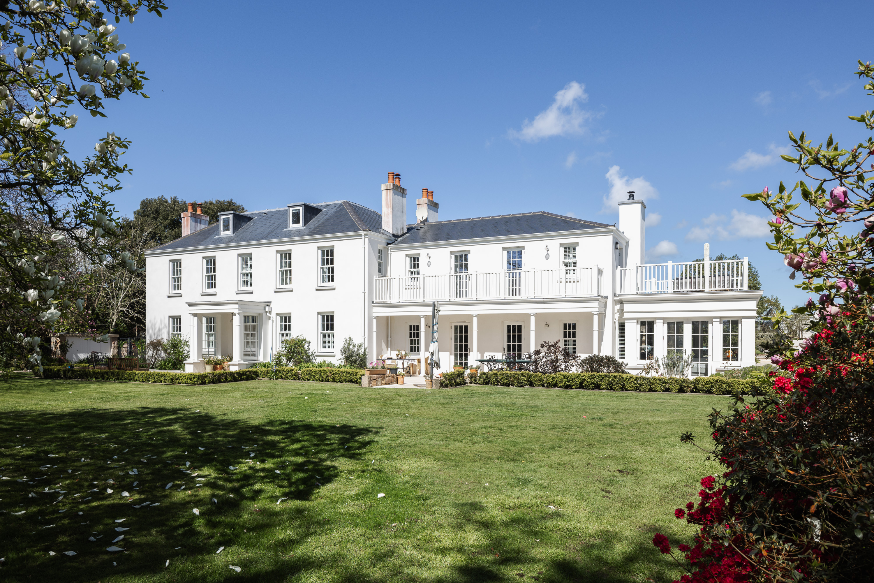 12 bedroom detached house for sale 0