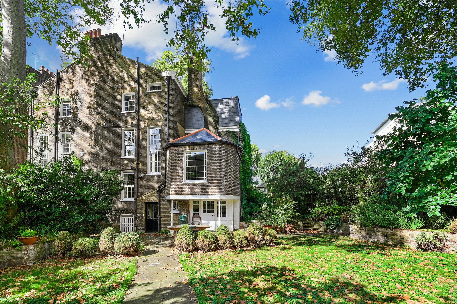 5 bedroom semi-detached house for sale 0