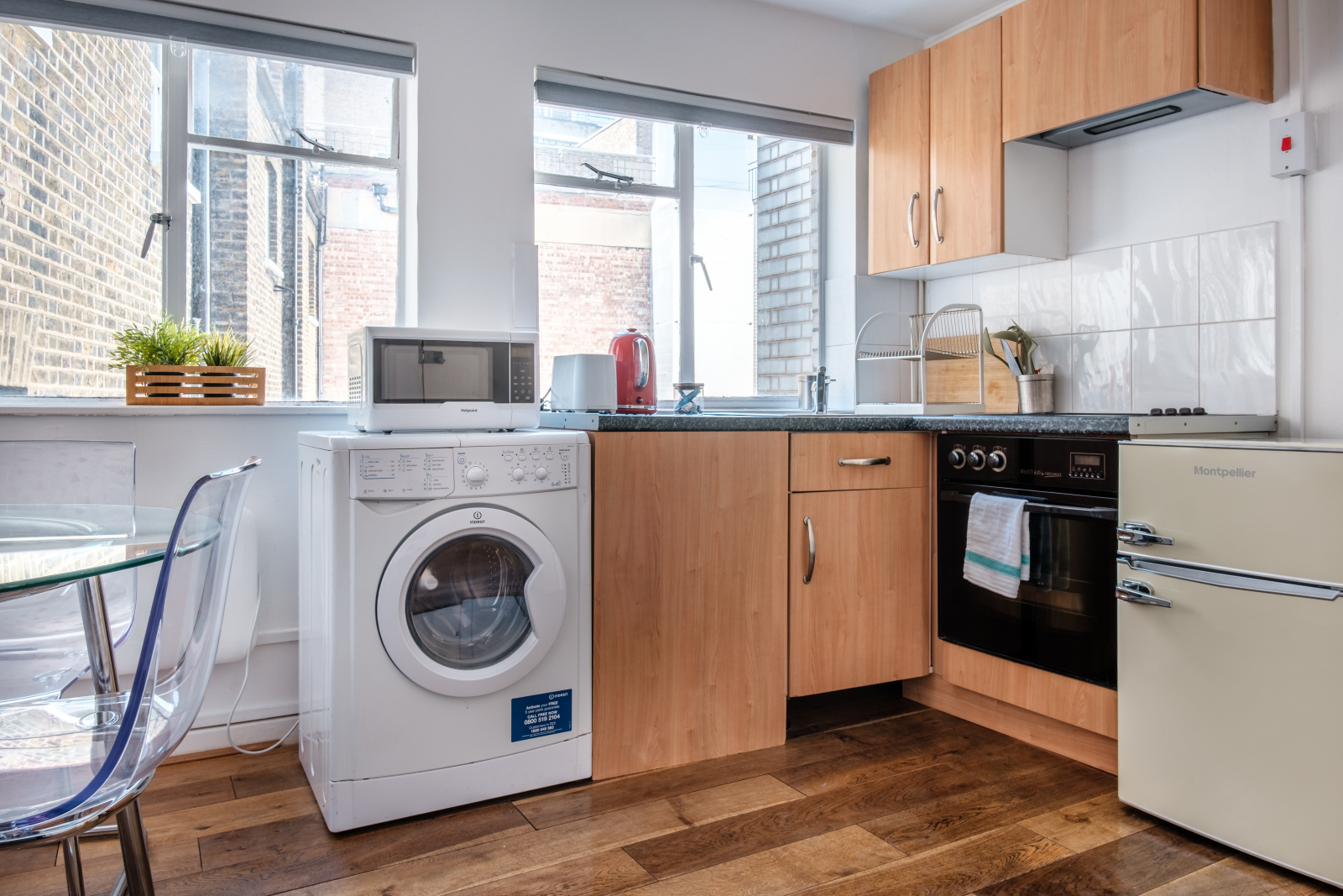 Flat 3, 142, Oxford street, London photo 4