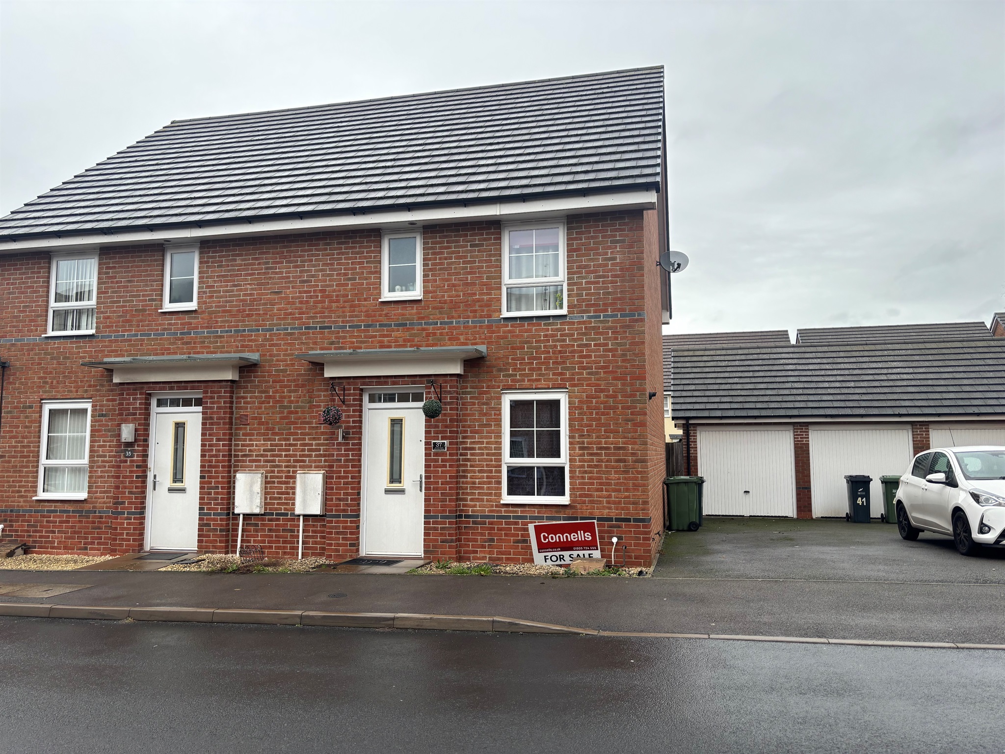 37, Rounds Road, Worcester photo 4
