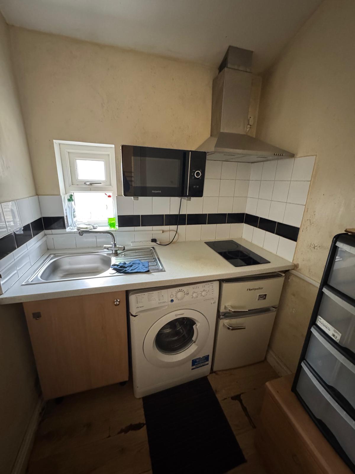 21, Ashgrove, Bradford photo 5