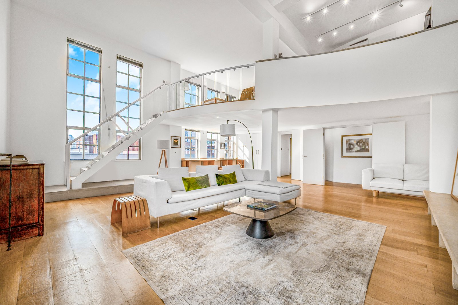 2 bedroom flat for sale 0