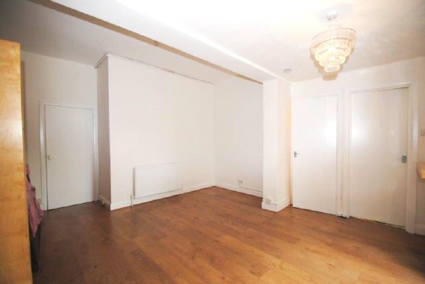 Flat 2 47, Brailsford Road, London photo 4