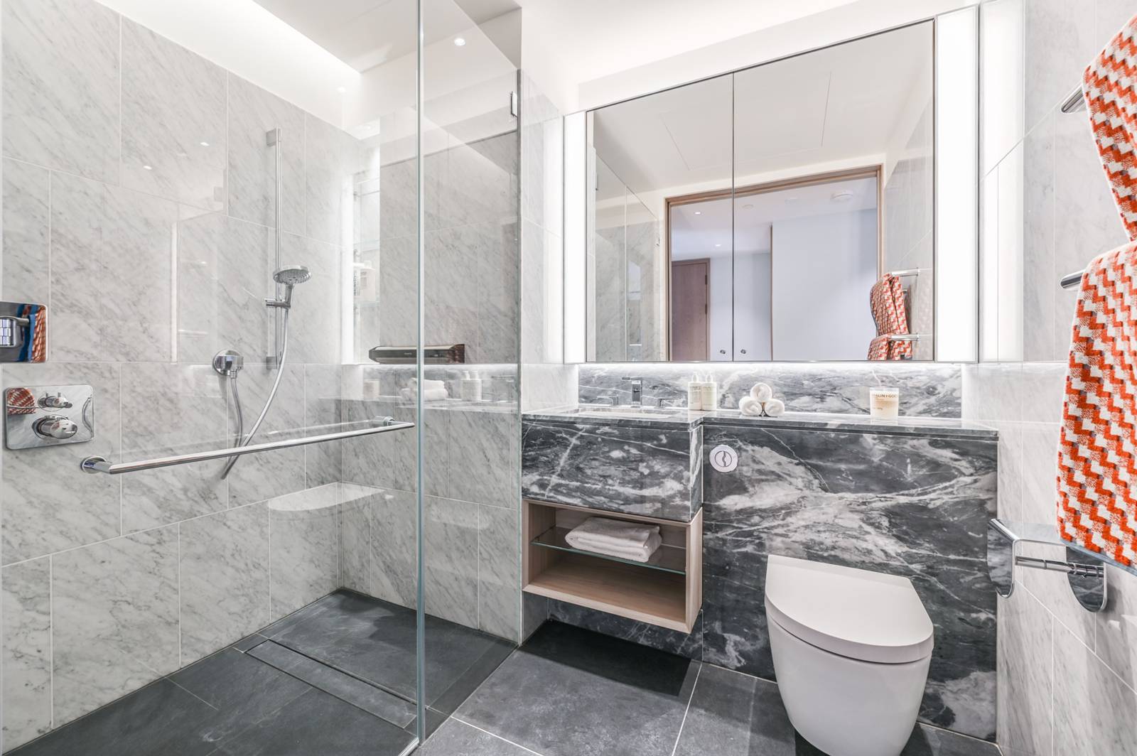 3 bedroom flat for sale