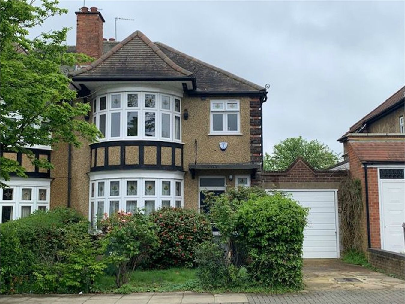 39, Churchill Avenue, Harrow photo 2