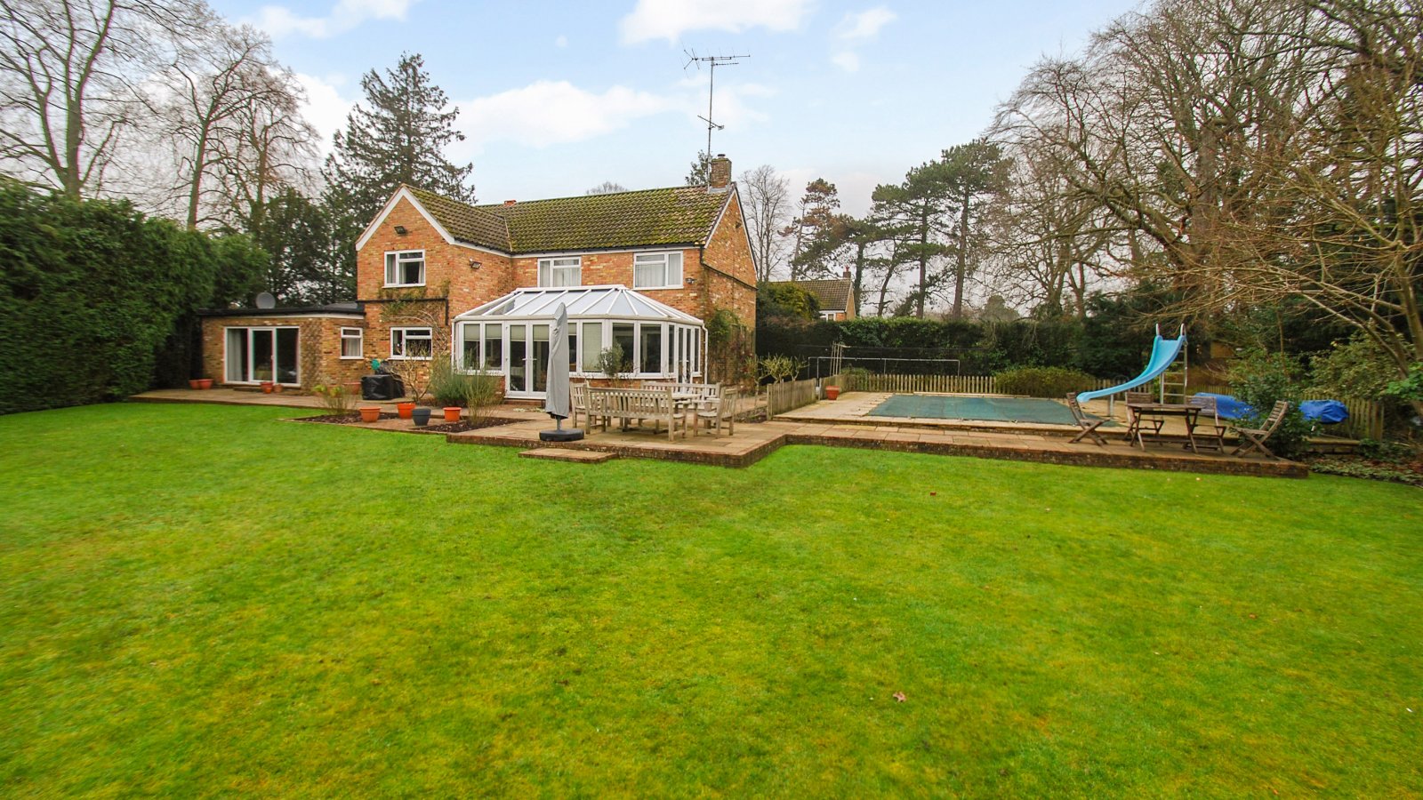 5 bedroom flat for sale