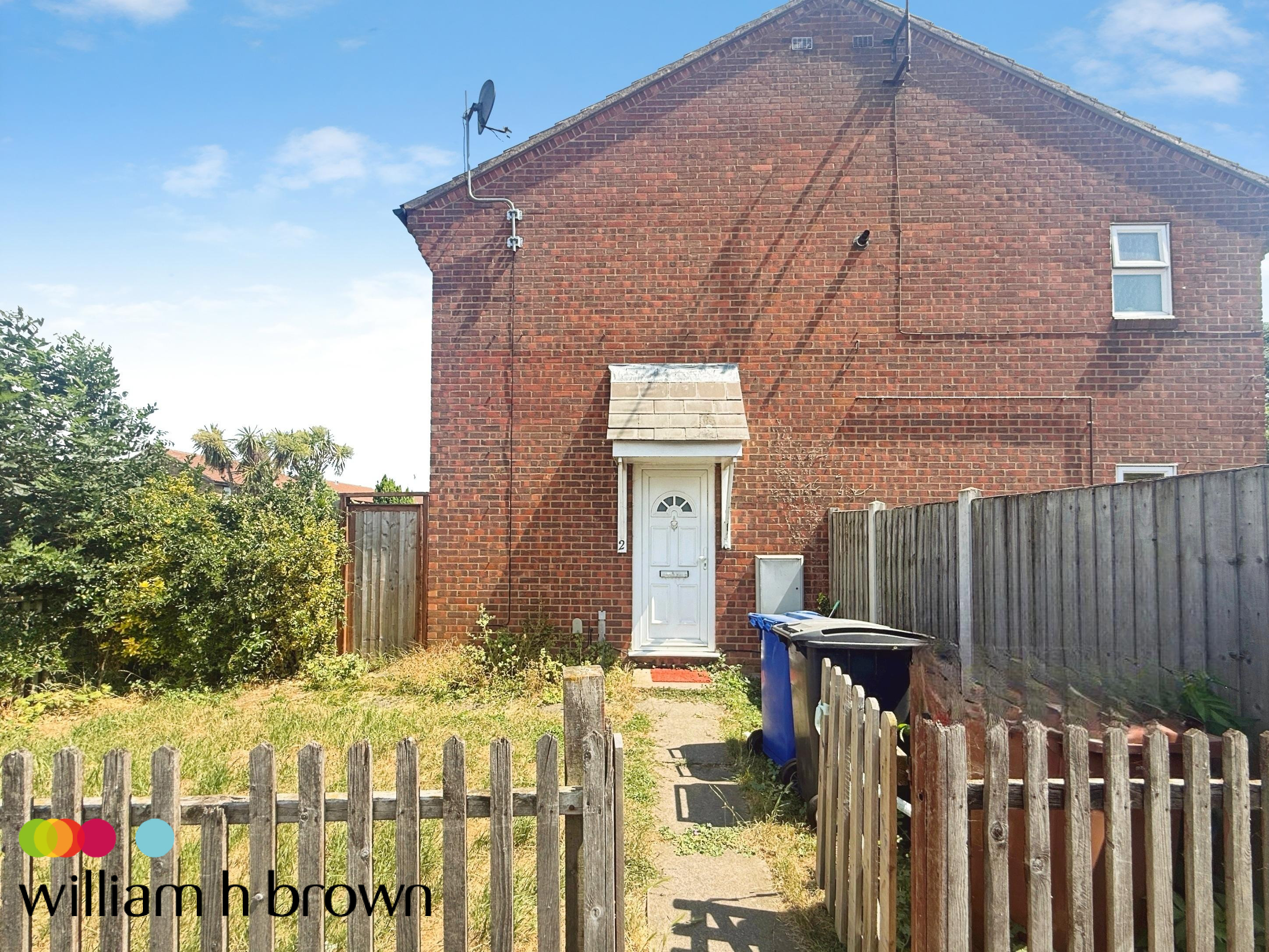 2, Shaw Crescent, Essex photo 4