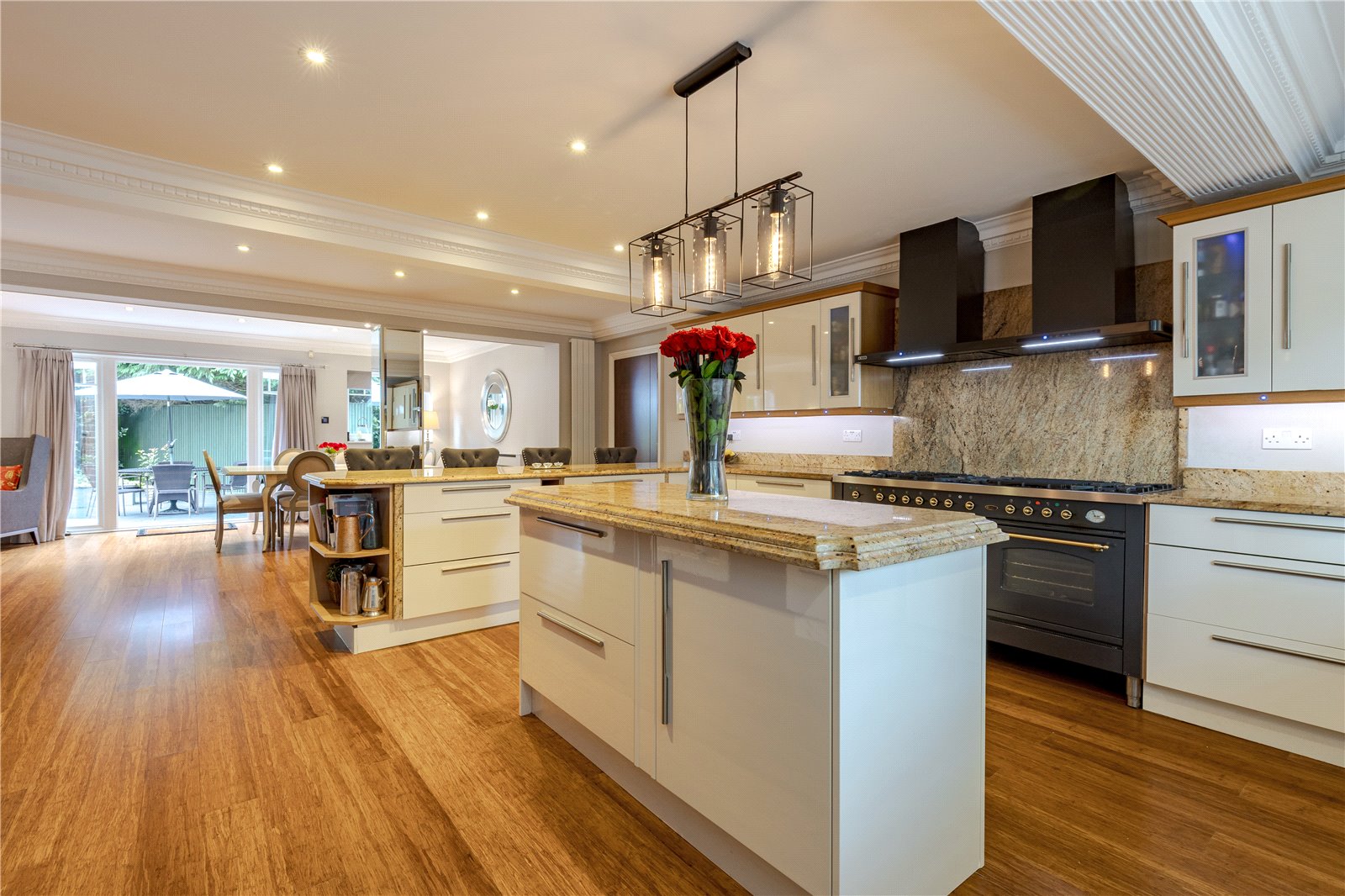 5 bedroom detached house for sale 0