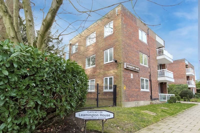 6 Leamington House, Stonegrove, Edgware photo 3