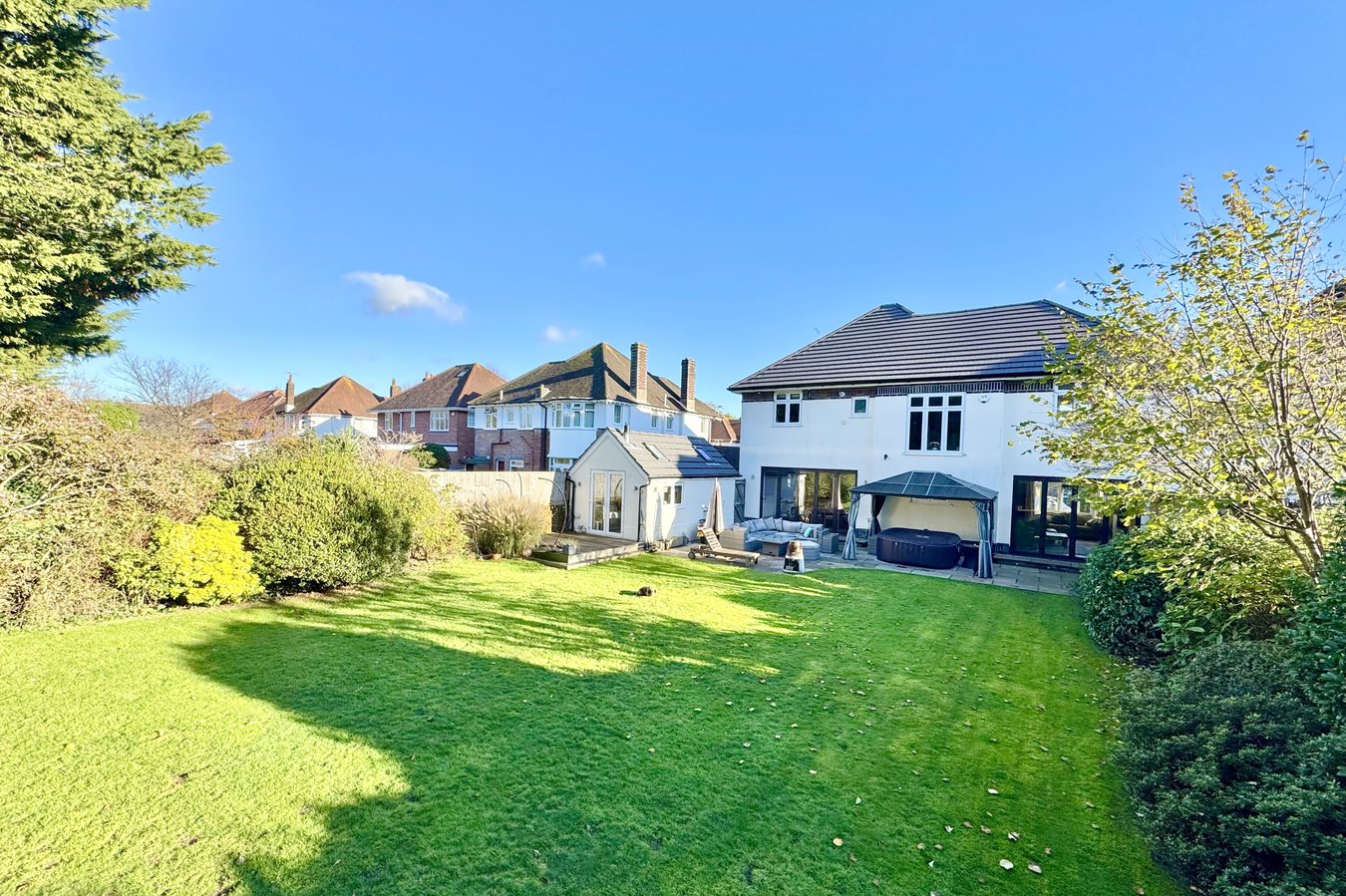 4 bedroom detached house for sale 0