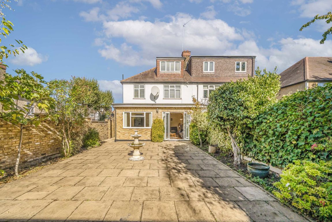 5 bedroom property for sale 0