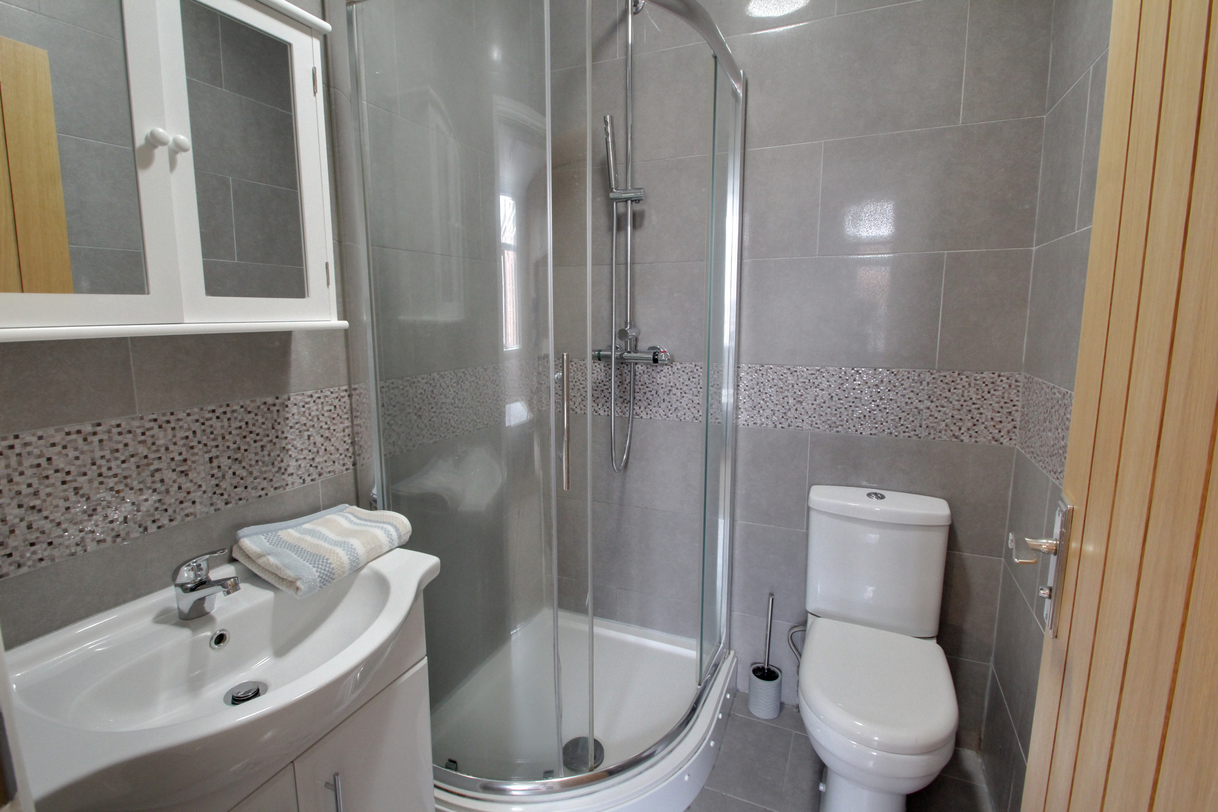 Room 3, 42, Filbert Street East, Leicester photo 4