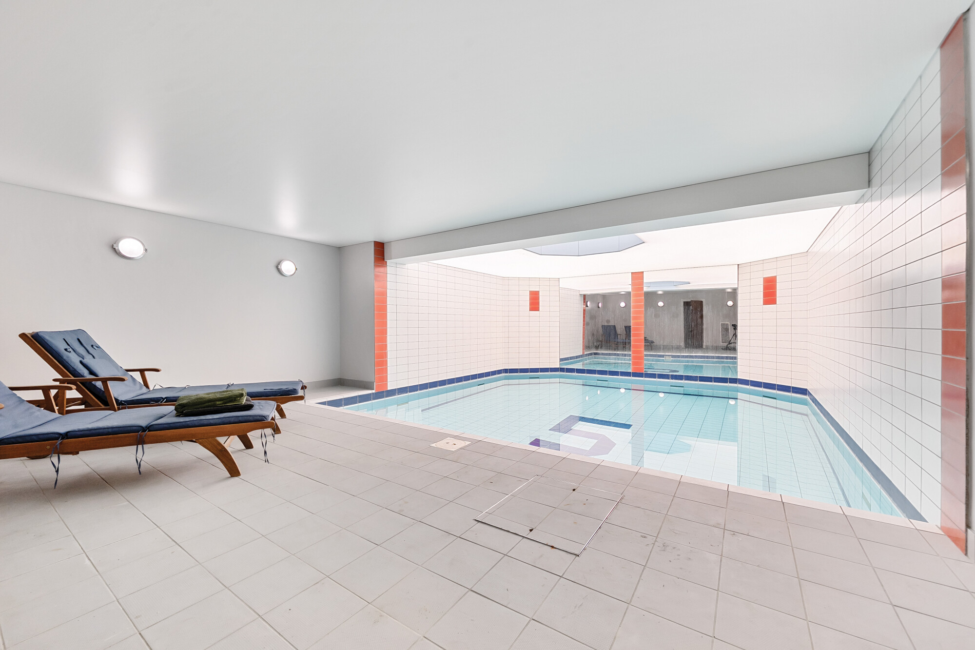 6 bedroom detached house for sale 0