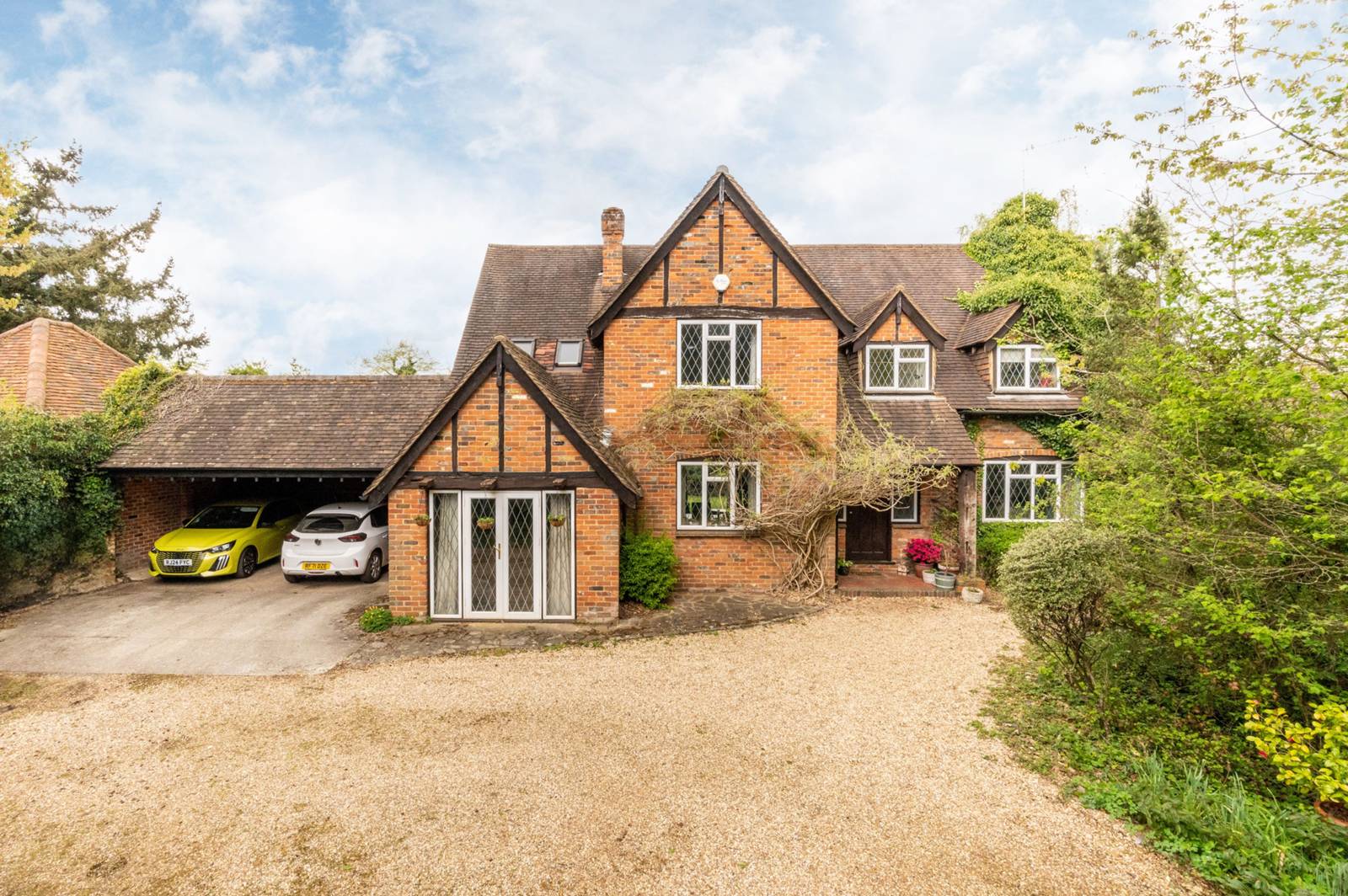 5 bedroom detached house for sale 0