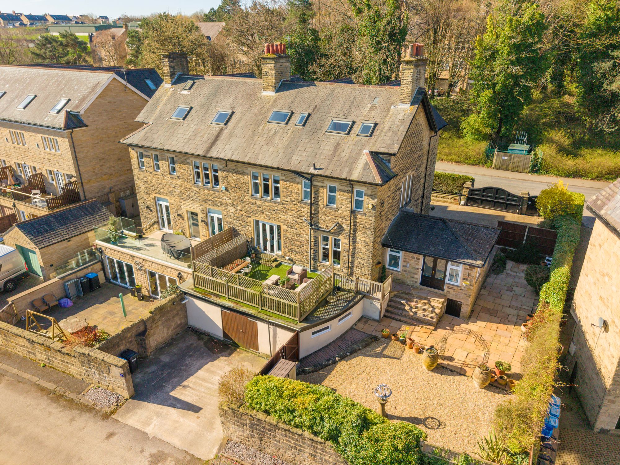 6-bed house on 2 Harlow Moor Road, Harrogate, £1,195,000