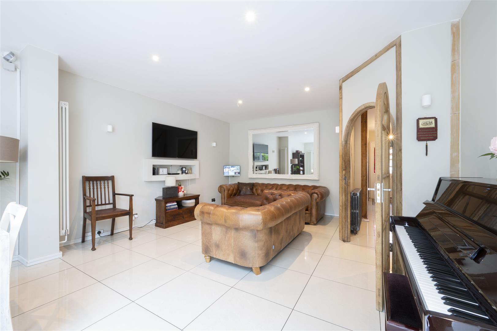 5 bedroom property for sale 0