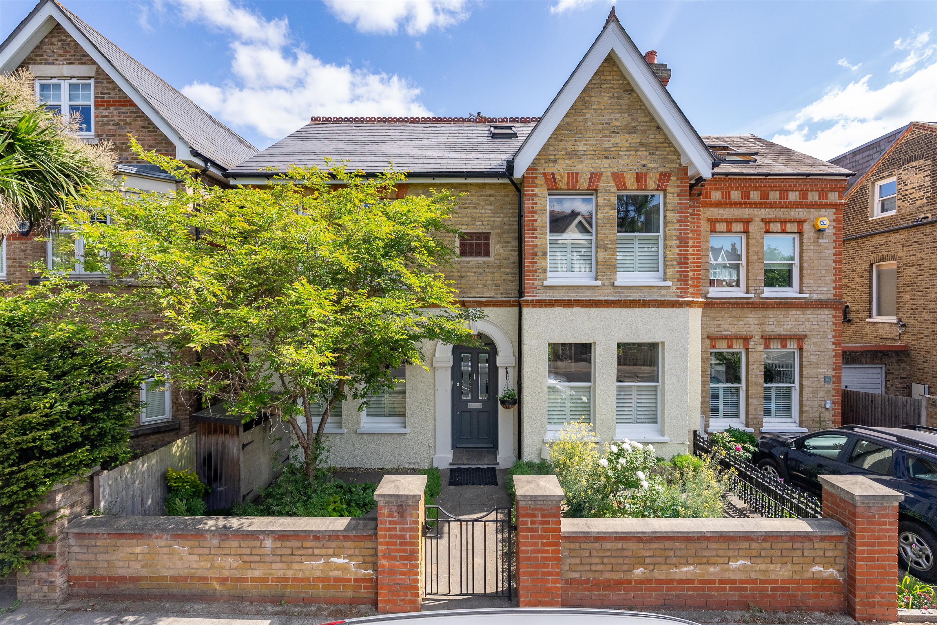6 bedroom detached house for sale 0