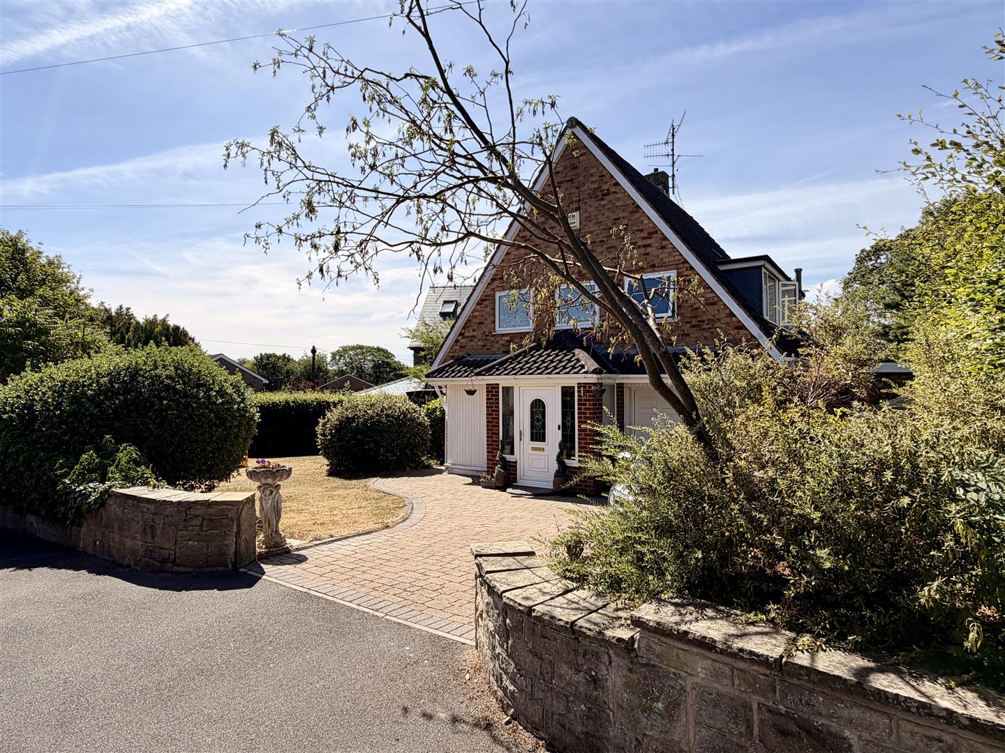 4-bed detached on 35, Devonshire Road, Sheffield, £2,300/mo