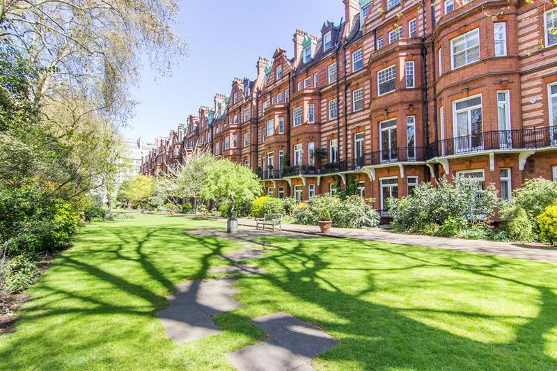 Flat 1, 59, Sloane Gardens, Chelsea photo 4