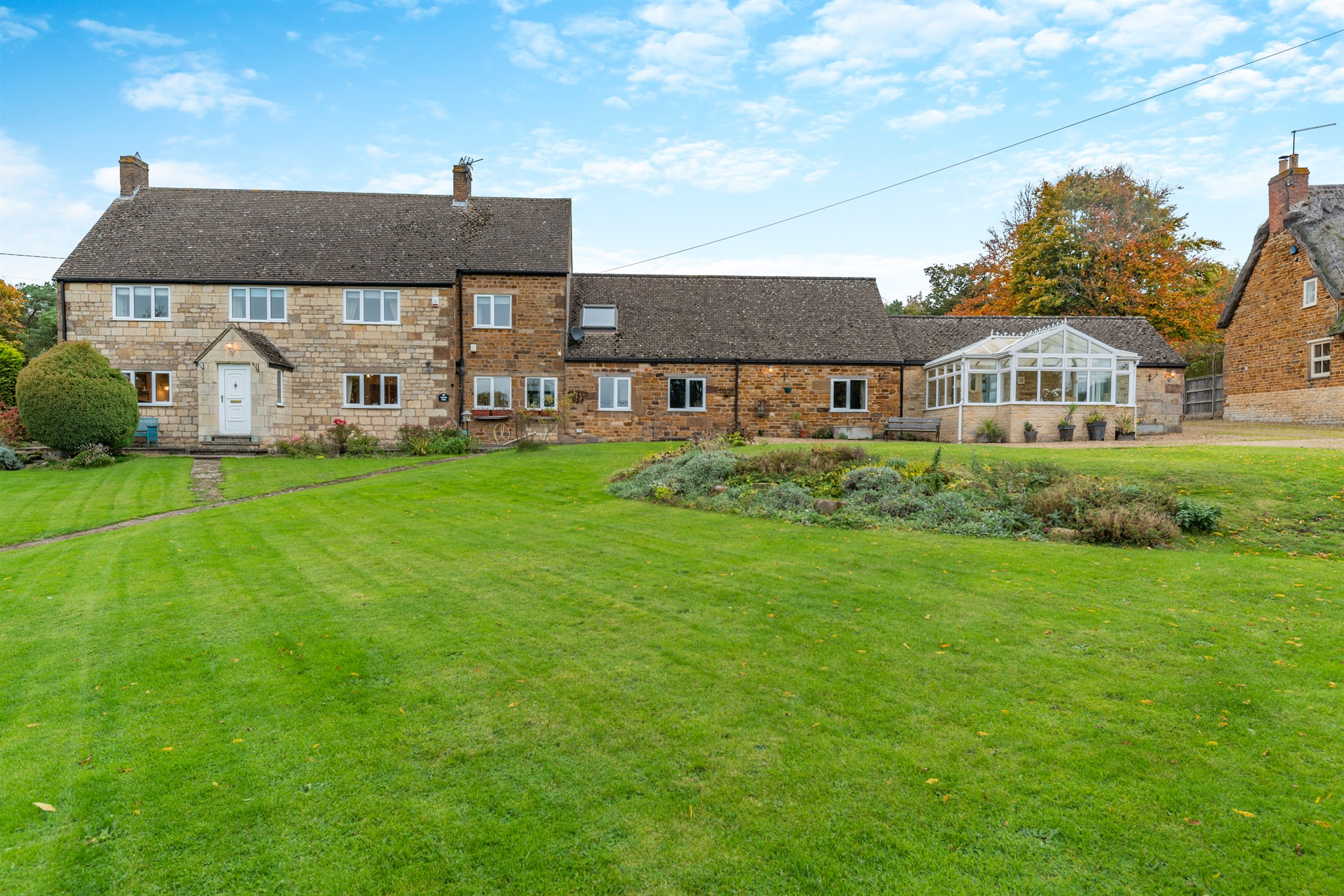 4 bedroom detached house for sale 0