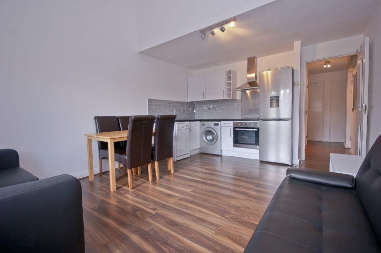 23, Longfellow Way, London photo 5