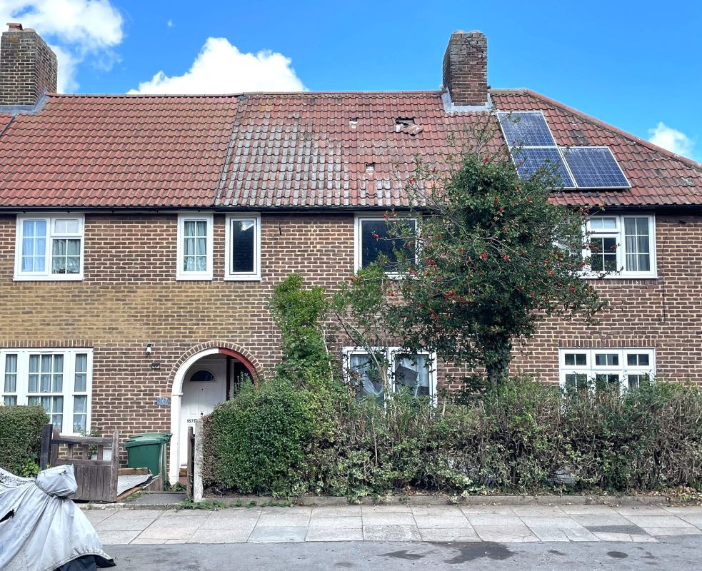 2 bed terraced house for sale
