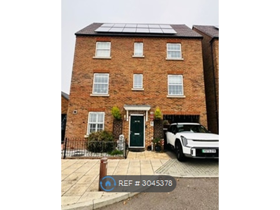 4-bed detached on Croucher Avenue, Ebbsfleet Valley, Swanscombe, £3,100/mo