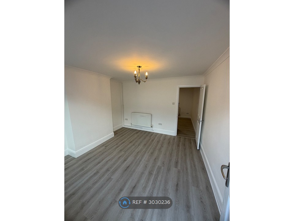 Lower Cliff Road, Gorleston, Great Yarmouth photo 2