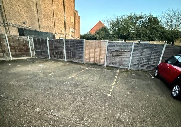 Parking Space at 99, Mile End Road, London photo 4