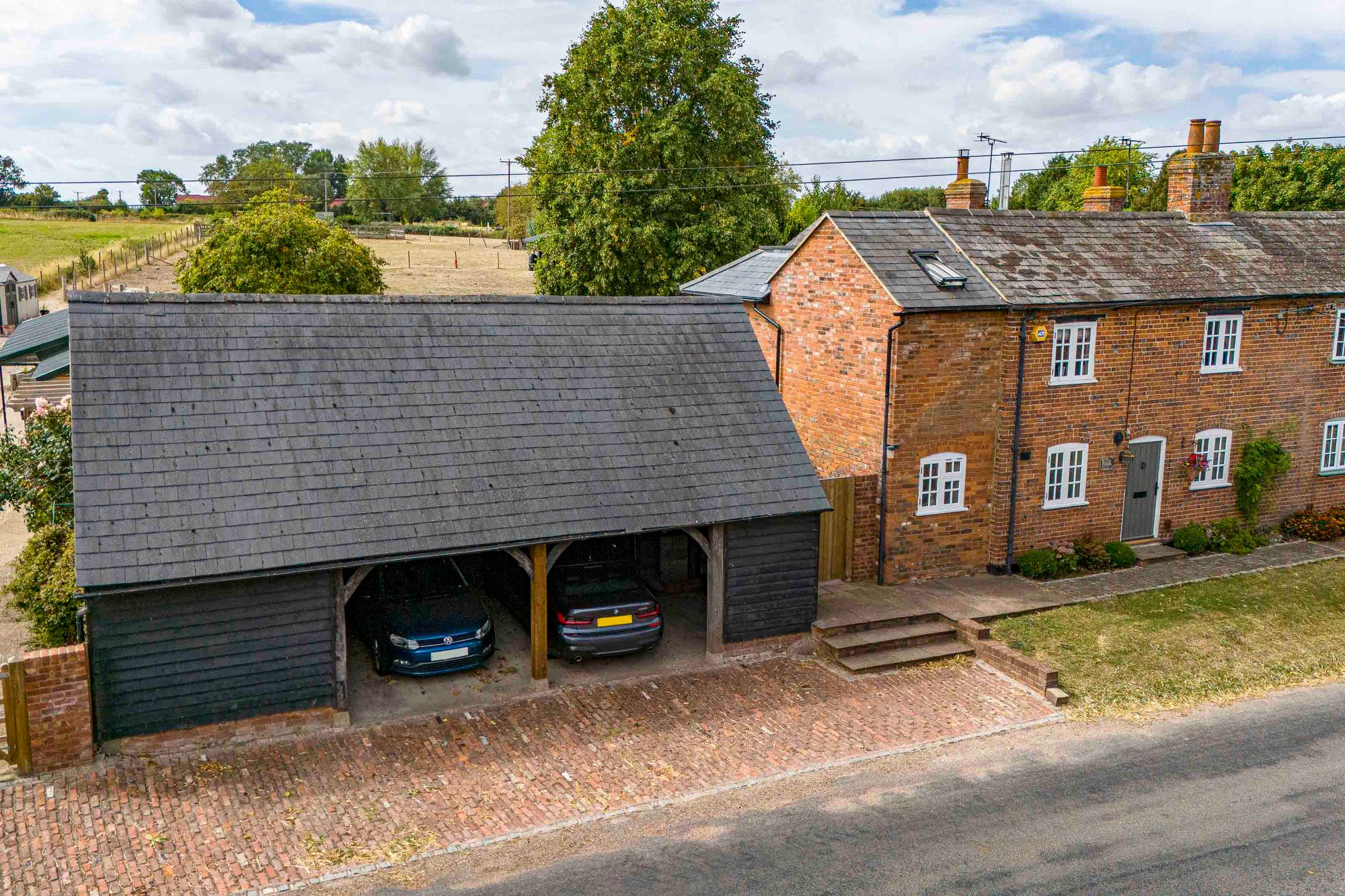 4 bedroom detached house for sale in Marlow