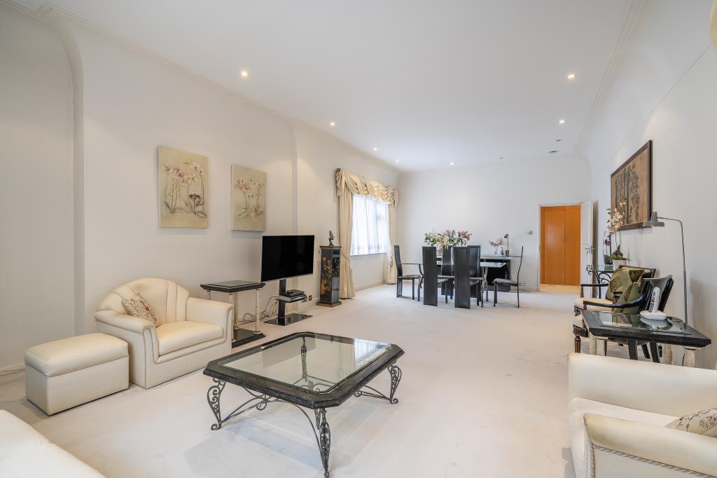 3 bedroom flat for sale 0