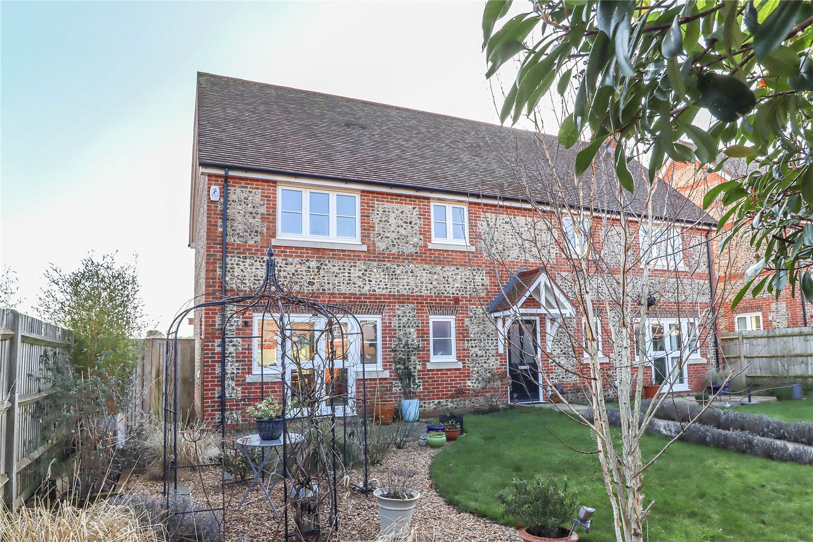 4 bedroom detached house for sale 0