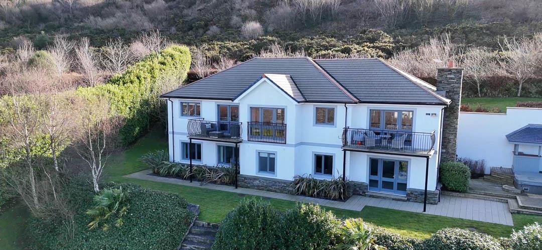 3 bedroom flat for sale