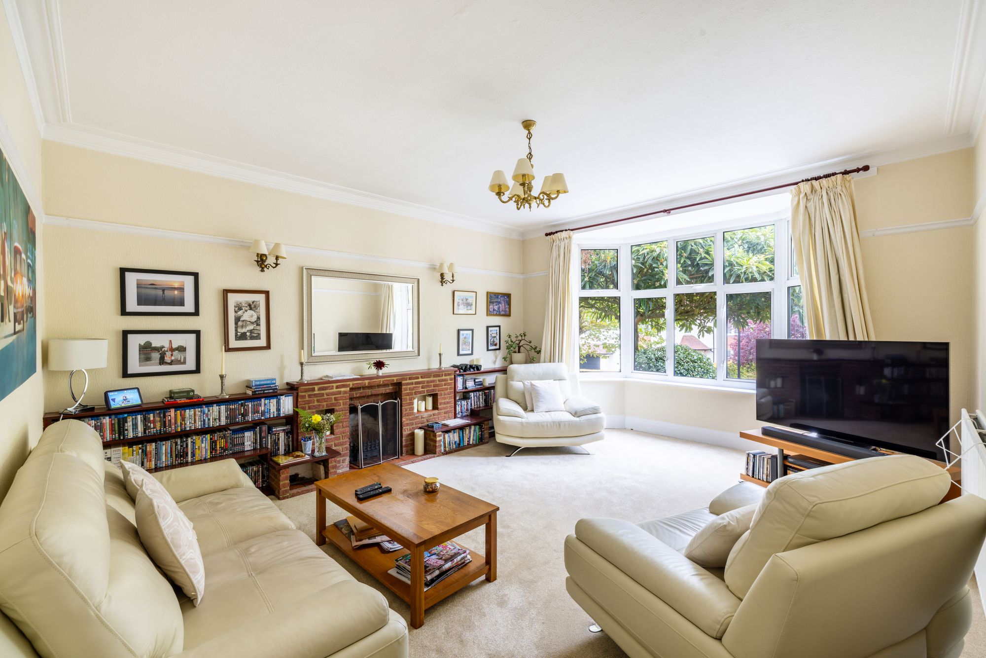 5 bedroom detached house for sale 0