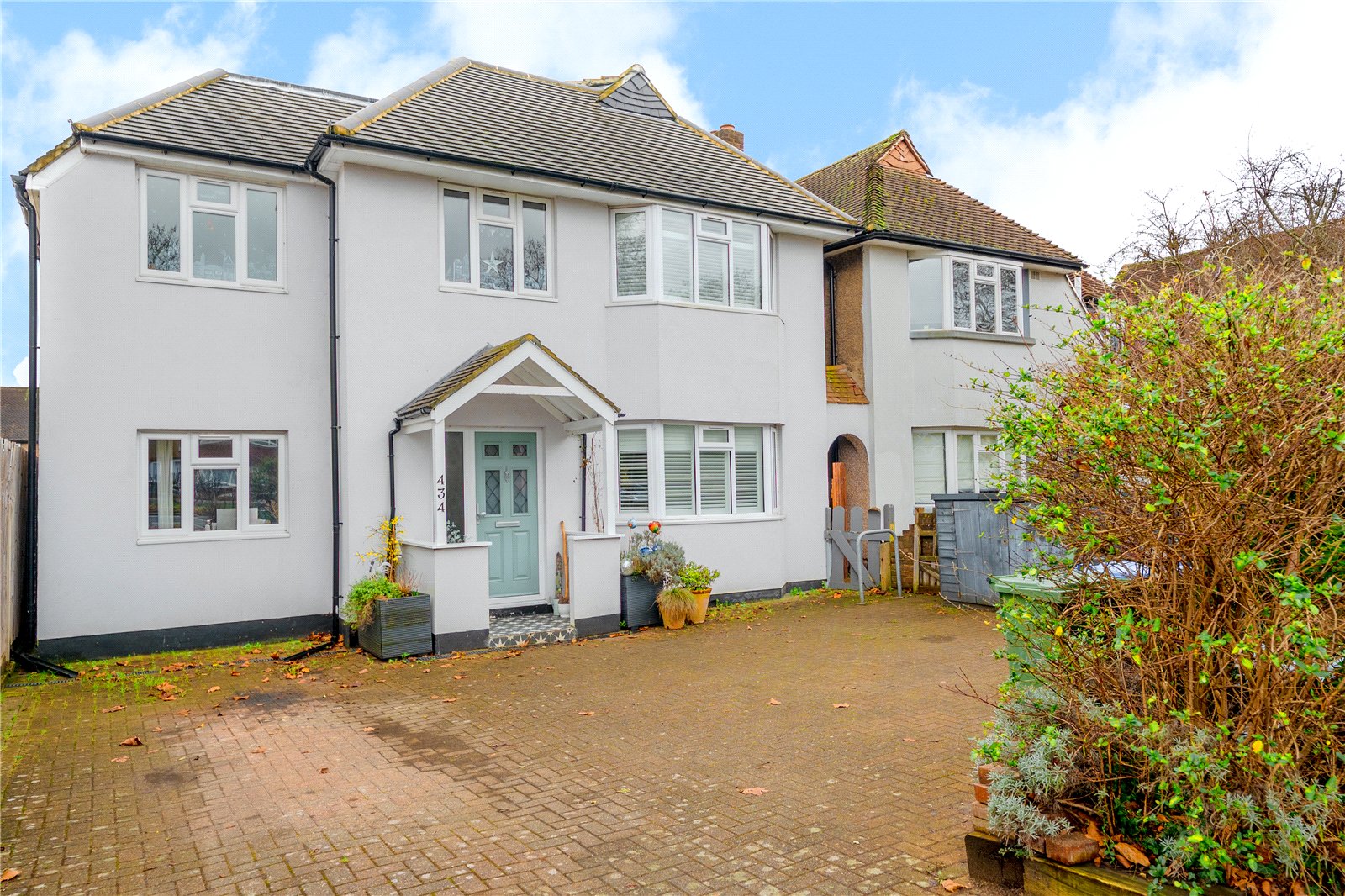 3 bedroom flat for sale in London