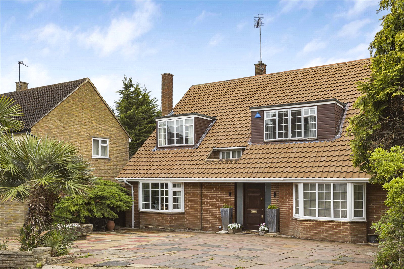 4 bedroom detached house for sale 0