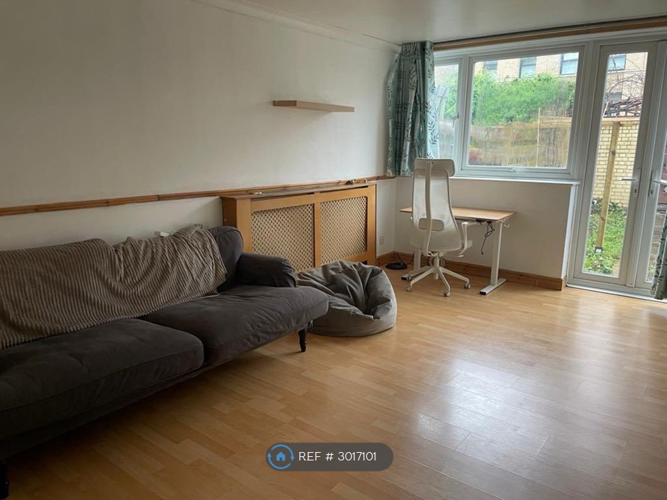 Neville Close, London photo 2