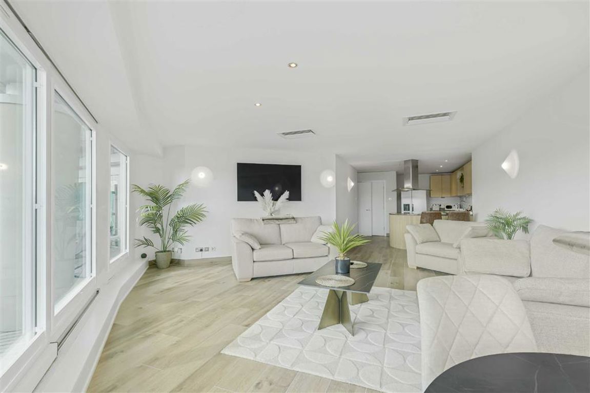 2 bedroom flat for sale 0