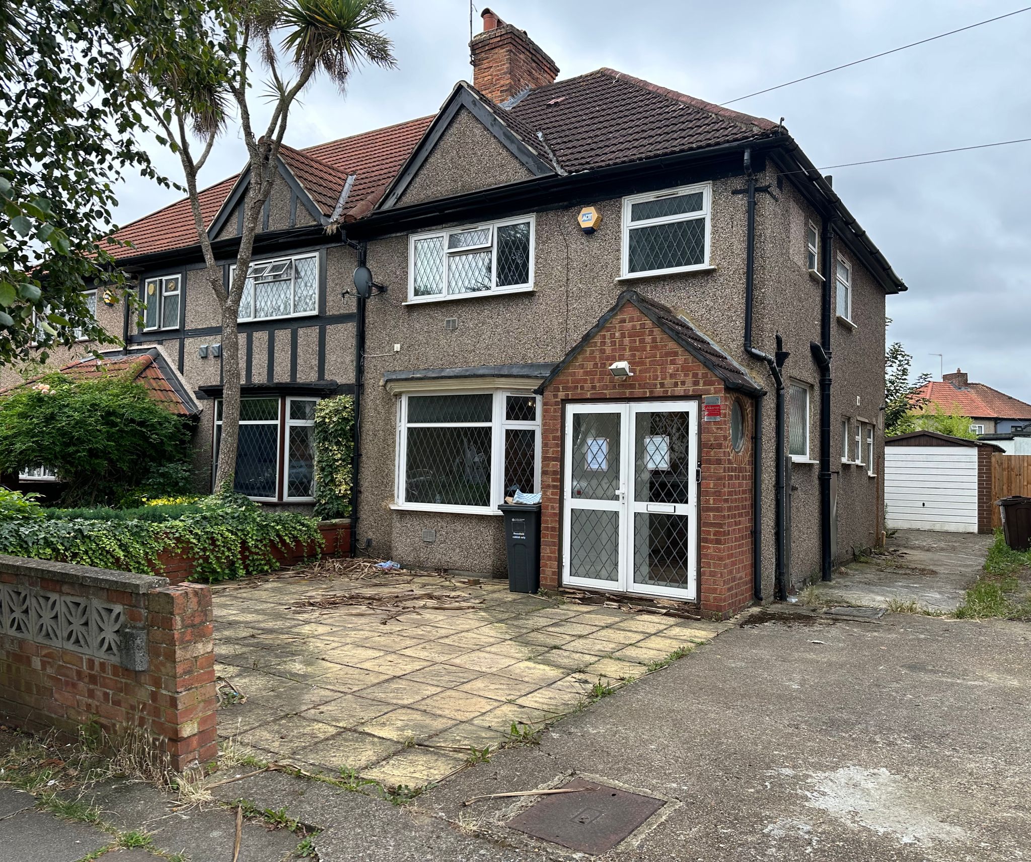 4, Gresham Road, Hounslow photo 2