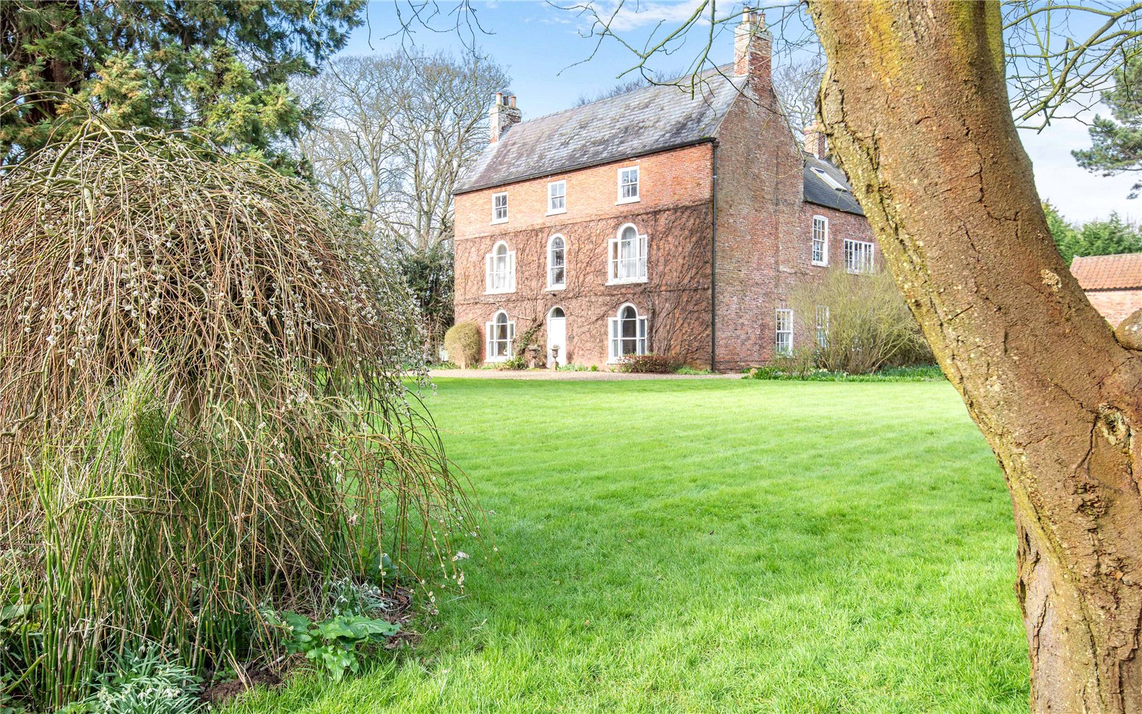 7 bedroom detached house for sale 0